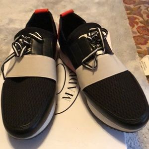 Steve Madden Sneakers
